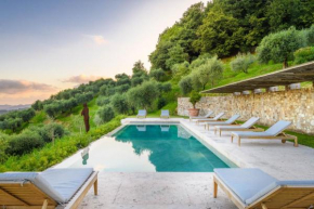 Villa Sunset, Luxury Farmhouse with Infinity Pool